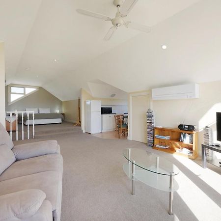 Logans Beach Apartments - The Loft Warrnambool Bagian luar foto