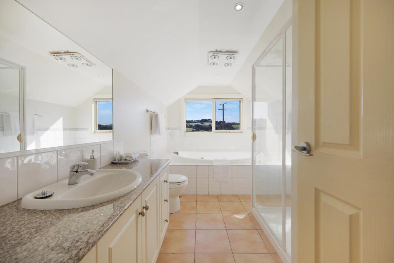 Logans Beach Apartments - The Loft Warrnambool Bagian luar foto
